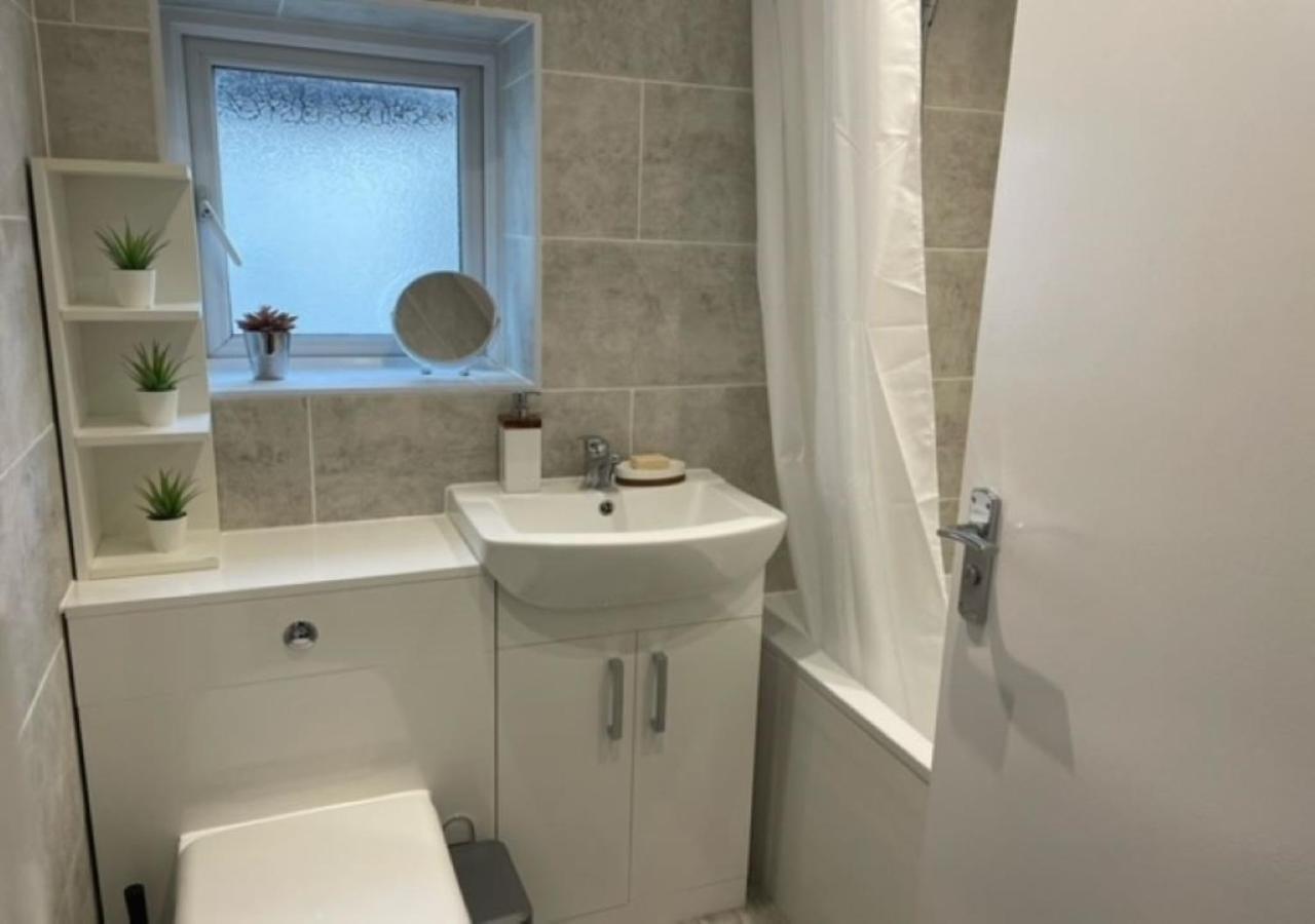 2 Bedroom Serviced Apartment # Londyn Zewnętrze zdjęcie